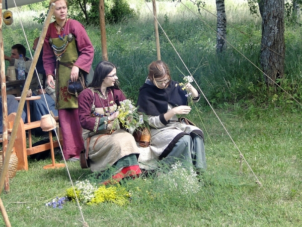 Zdjęcie z Polski - Kawałek dalej od sceny można było napotkać inne atrakcje...