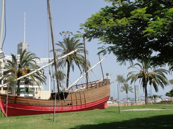 Zdjęcie z Hiszpanii - Wysiadamy na dworcu Santa Catalina i udajemy się w poszukiwaniu słynnej plaży Las Canteras