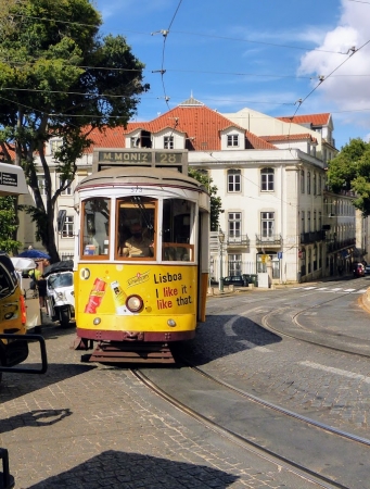 Zdjęcie z Portugalii - słynna "28-ka" jeżdżąca  po Alfamie