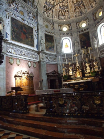 Zdjęcie z Włoch - w prezbiterium