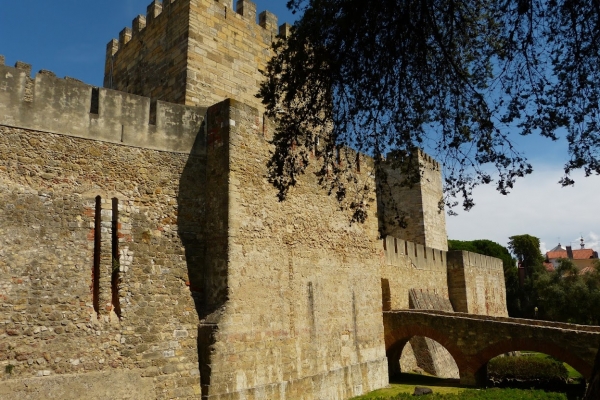 Zdjęcie z Portugalii - Został zbudowany przez  Maurów w  XII wieku na fundamentach poprzedniej budowli i