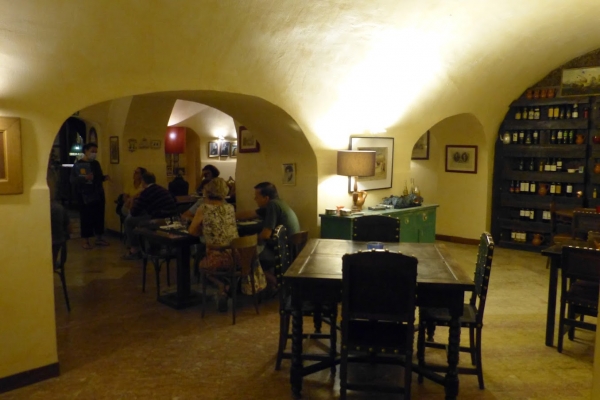 Zdjęcie z Portugalii - noc..., zmrok..., piwnica... idealny klimat na fado :) 