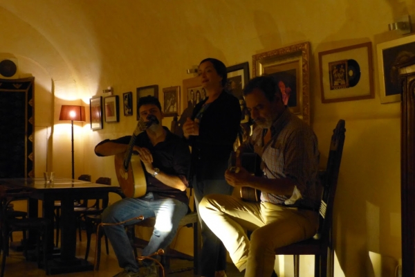 Zdjęcie z Portugalii - Fado…, słynna portugalska, nostalgiczna i smutna muzyka pełna bólu, tęsknoty i cierpienia za c