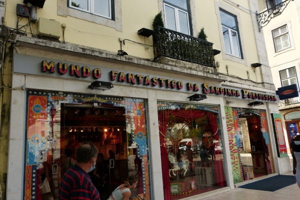 Zdjęcie z Portugalii - najsłynniejszy sklep w Lizbonie z sardynkami... 😄