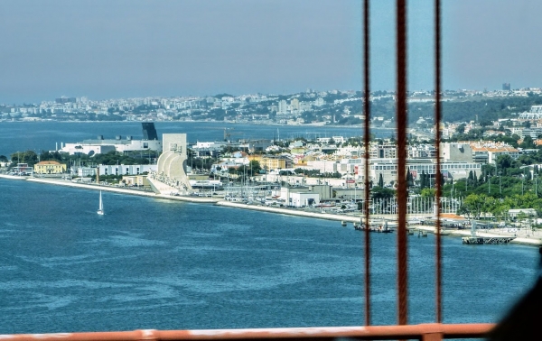 Zdjęcie z Portugalii - z mostu.... piękny widok na Pomnik Odkrywców