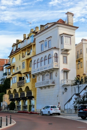 Zdjęcie z Portugalii - uliczkami Cascais.... (czytać: Kaszkaisz)