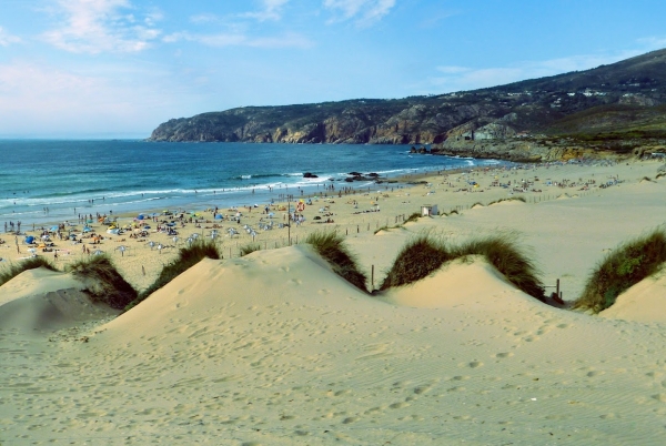 Zdjęcie z Portugalii - malownicze plaże Guincho otoczone są piaszczystymi wydmami