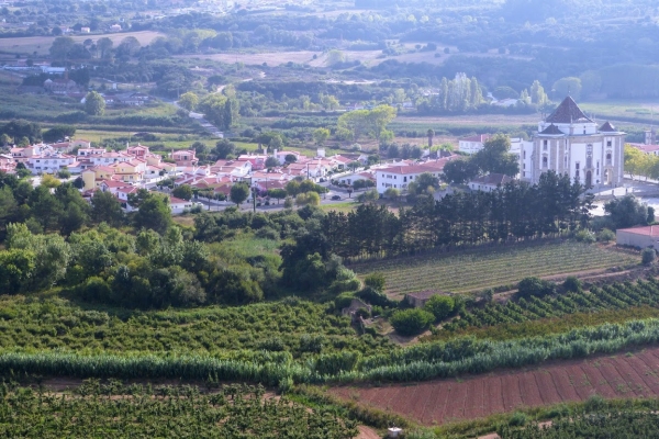 Zdjęcie z Portugalii - z drugiej na współczesne Obidos poza murami 