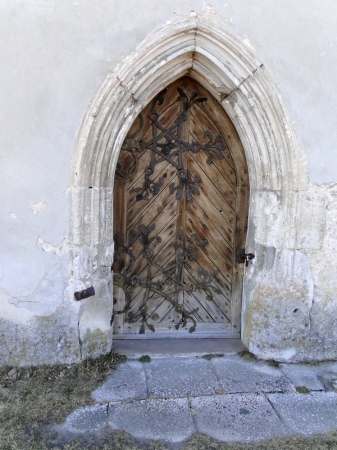 Zdjęcie z Polski - Gotycki portal wejściowy do kościoła.