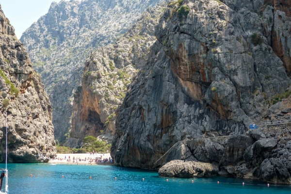 Zdjęcie z Hiszpanii - odpływając z Sa Calobra w kierunku Puerto de Soller