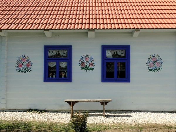 Zdjęcie z Polski - Można przysiąść na ławeczce i poczuć klimat...