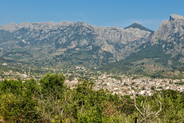 Zdjęcie z Hiszpanii - tutaj widoczny w oddali majaczy najwyższy szczyt Majorki (i Balearów); 