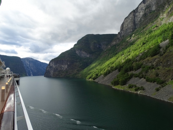 Zdjęcie z Norwegii - płyniemy fiordami