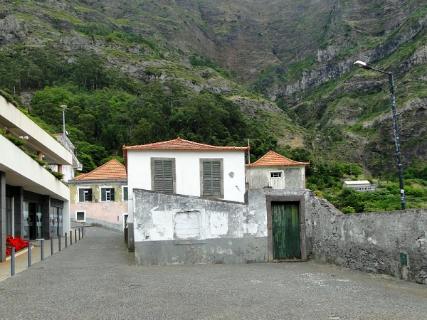 Zdjęcie z Portugalii - Urokliwa wioska w Dolinie Zakonnic.