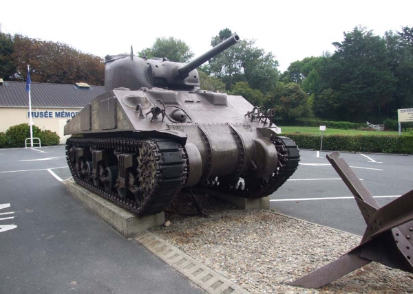 Zdjęcie z Francji - czołg Sherman