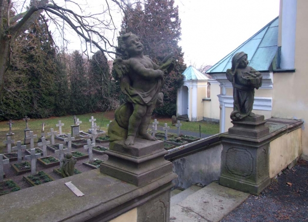 Zdjęcie z Polski - klasztorny cmentarz