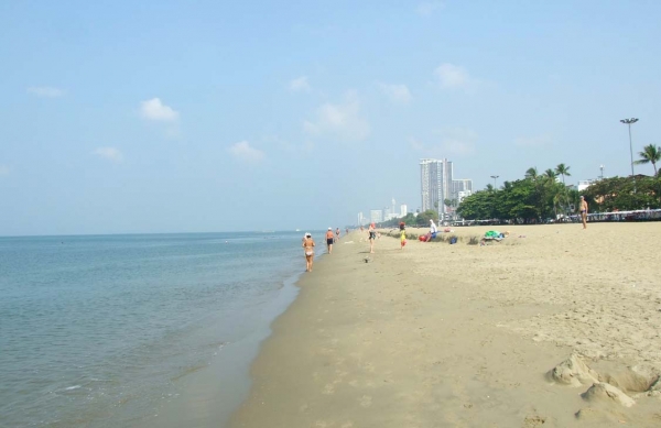Zdjęcie z Tajlandii - plaża w dziennym świetle