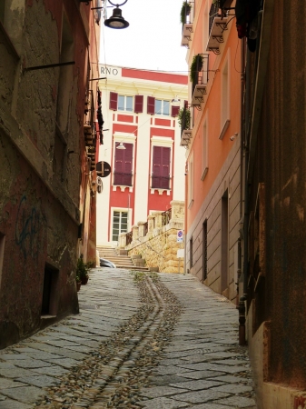 Zdjęcie z Włoch - uliczkami Cagliari