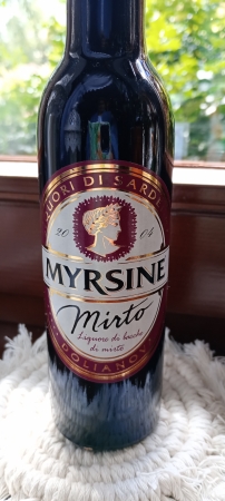 Zdjęcie z Włoch - pija się tutaj tez wino mirtowe , a w zasadzie to likier 