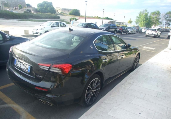 Zdjęcie z Włoch - na parkingu