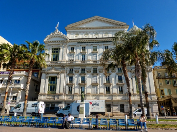 Zdjęcie z Francji - stoi od 1826 roku w miejscu, starszego ?Théâtre Royal?, który był tu wcześniej