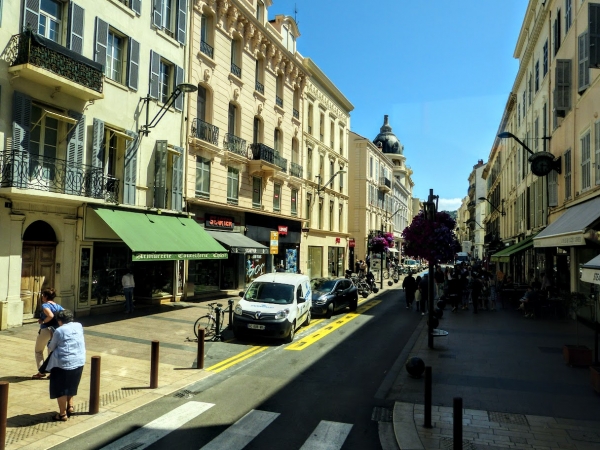 Zdjęcie z Francji - przede wszystkim wjazd do Cannes w maju 
