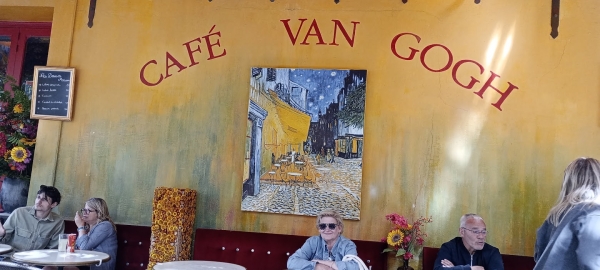 Zdjęcie z Francji - dawna Cafe de la Gare dziś Cafe van Gogh 