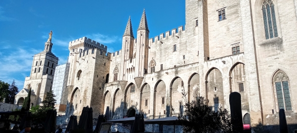 Zdjęcie z Francji - do Avignon przyjeżdża się głównie po to, żeby zobaczyć