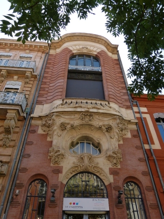 Zdjęcie z Francji - piękna fasada hotelu  MAZELIE, przy rue Jean Suau