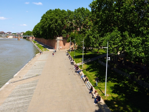Zdjęcie z Francji - Quai de la Dorade - bulwary spacerowe nad Garonną 