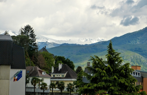 Zdjęcie z Francji - z Tuluzy - wczesnym wieczorem wkraczamy do Lourdes