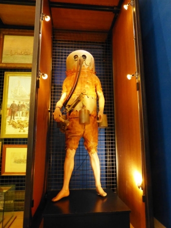 Zdjęcie z Andory - sekcja poświęcona pionierom nurkowania  i Jacques?owi Cousteau, itd,...