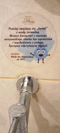 Zdjęcie z Polski - nad wanną był kranik, z którego wprost do wanny leciała termalka! ; zatem