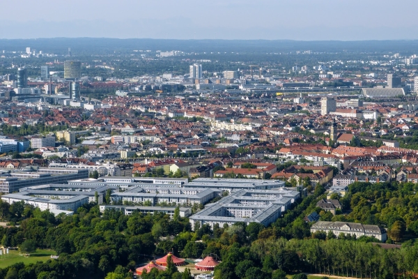 Zdjęcie z Niemiec - Monachium oglądane z góry - nie wygląda jakoś nadzwyczajnie, powiedziałabym, że wręcz nijako ...