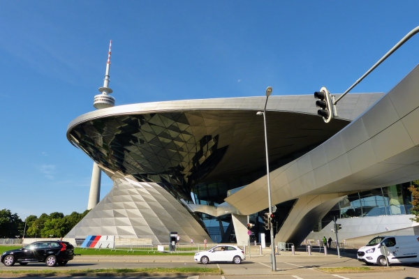 Zdjęcie z Niemiec - BMW Welt, nie wiem po co to wizytowaliśmy? ani to ładne, ani ciekawe...