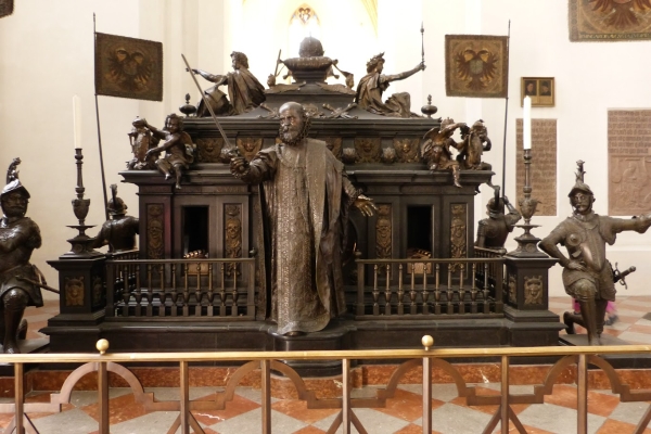 Zdjęcie z Niemiec - potężny sarkofag Ludwika IV, jednego z dwóch Wittelsbachów, którzy 