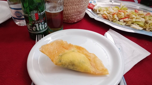Zdjęcie z Tunezji - jako przystawka- oczywiście chrupiący brik z miękkim jajkiem w środku:) 