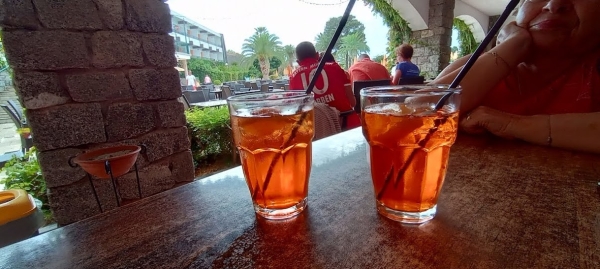 Zdjęcie z Włoch - aperol w wydaniu hotelowym - sobie taki :(