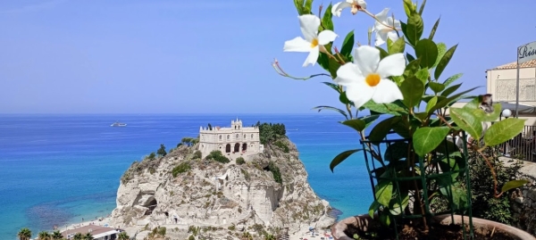 Zdjęcie z Włoch - pocztówkowa Tropea..... najczęściej fotografowany widok w miasteczku 
