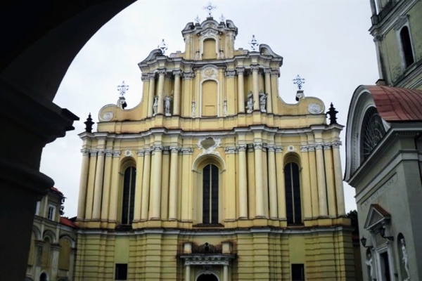 Zdjęcie z Litwy - kościół św. Jana stojący w zespole gmachów uniwersyteckich