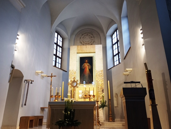 Zdjęcie z Litwy - oryginał ukryty jest w ołtarzu głównym za szybą