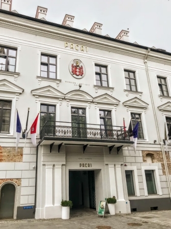 Zdjęcie z Litwy - dostojny hotel "Pacai", najbardziej autentyczny magnacki pałac Paców w Wielkim Księstwie Litewskim