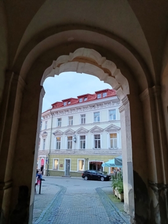 Zdjęcie z Litwy - wracany do hotelu odpocząć; nadreptałyśmy się nieźle cały dzień, ale po odpoczynku postanawiamy  