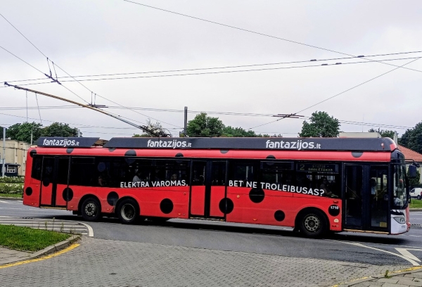 Zdjęcie z Litwy - wileński trolejbus, który nie jest trolejbusem? , napis na nim głosi, że 