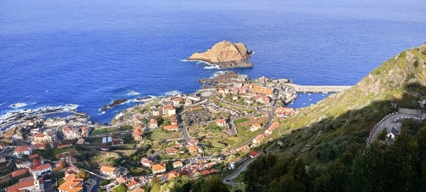 Zdjęcie z Portugalii - folderowo-pocztówkowa miejscówka: Porto Moniz