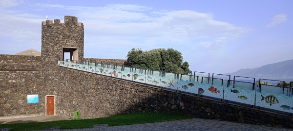 Zdjęcie z Portugalii - wejście na teren kompleksu basenowego 