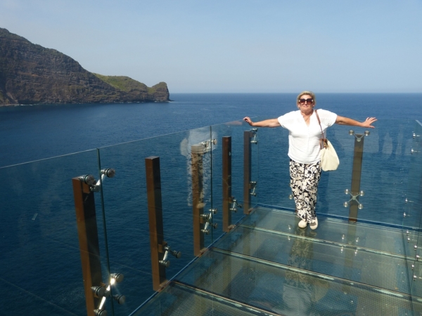 Zdjęcie z Portugalii - szklany taras położony jest na jednym ze zboczy Foz da Ribeira do Faial