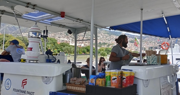 Zdjęcie z Portugalii - najpierw mija się "bar":) 