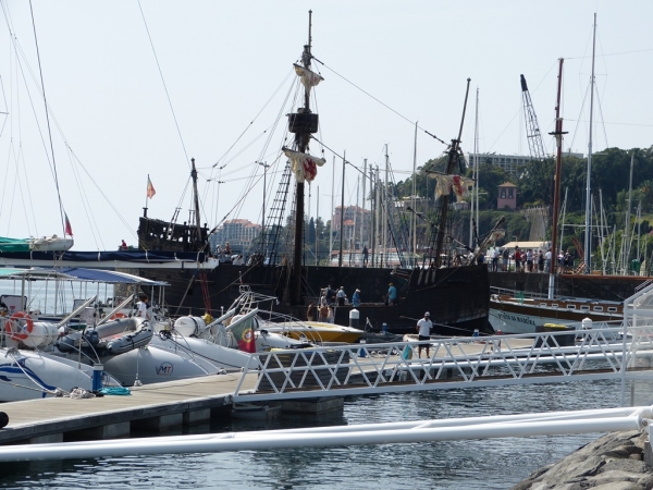 Zdjęcie z Portugalii - razem z nami szykuje się też "Santa Maria" (ale na nią nie było już biletów)