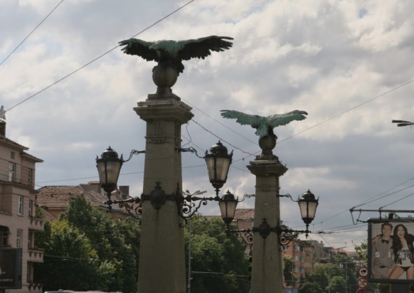 Zdjęcie z Bułgarii - Most Orłów zbudowany w 1891 r; jego nazwa pochodzi od brązowych rzeźb orłów na dwóch